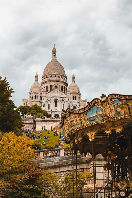 Paris: Montmartre Guided Walking Tour & Sacré-Cœur Dome - Meeting Point