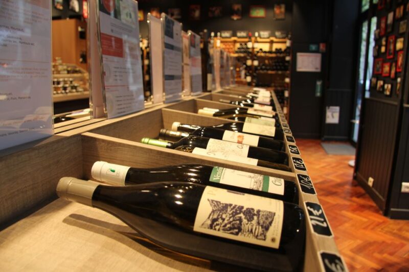 Paris: Wine and Cheese Tasting - Facilities