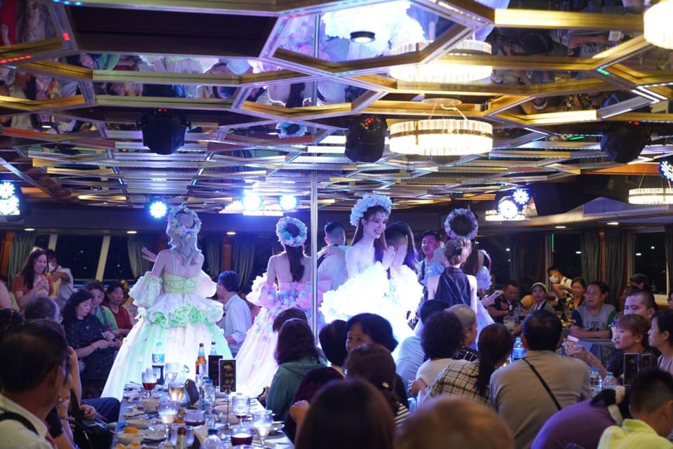 Pattaya: All Star Dinner Cruise, Cabaret Show & Beer Buffet - Interaction With Performers