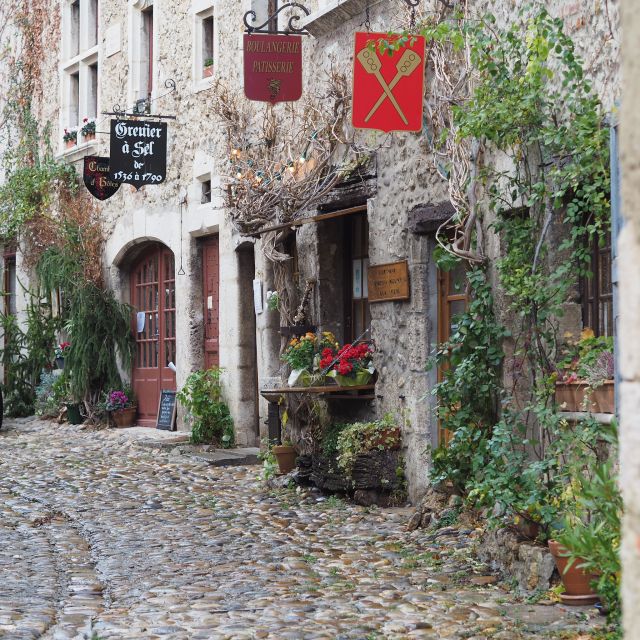 Pérouges: Medieval Village Private Guided Tour - Tips for a Great Visit