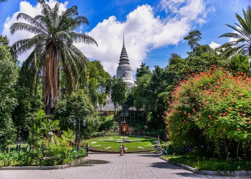 Phnom Penh City 01DAY Private Tour With Tour Guide - Wat Phnom and S21 Genocide Museum