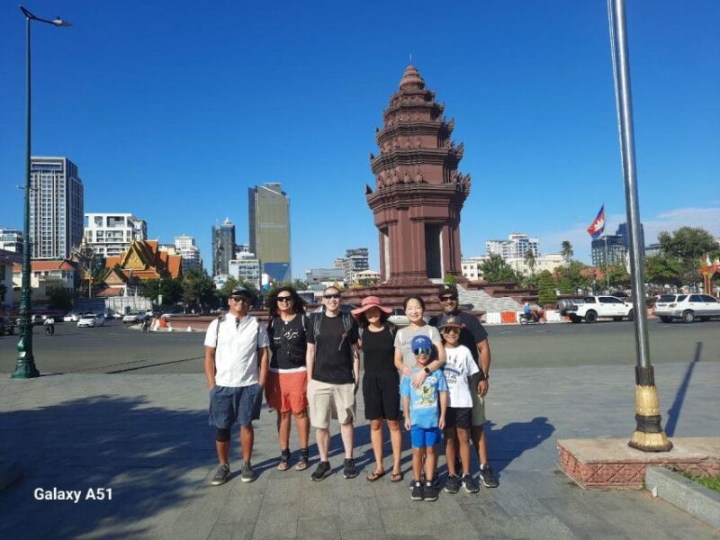 Phnom Penh City Tour Include Mekong River Sunset Cruise - Serenity at Wat Phnom