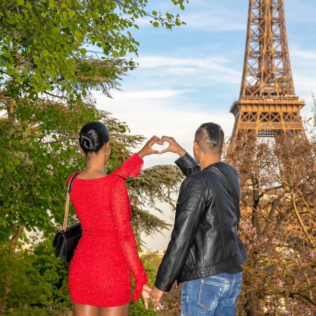 Photo Session for Couples With Flowers Around Eiffel Tower - Pricing and Availability