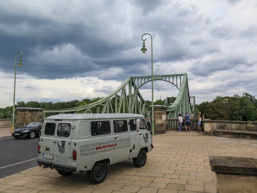 Potsdam: Private City Highlights Tour in a Vintage Minibus - New Palace and Old Market