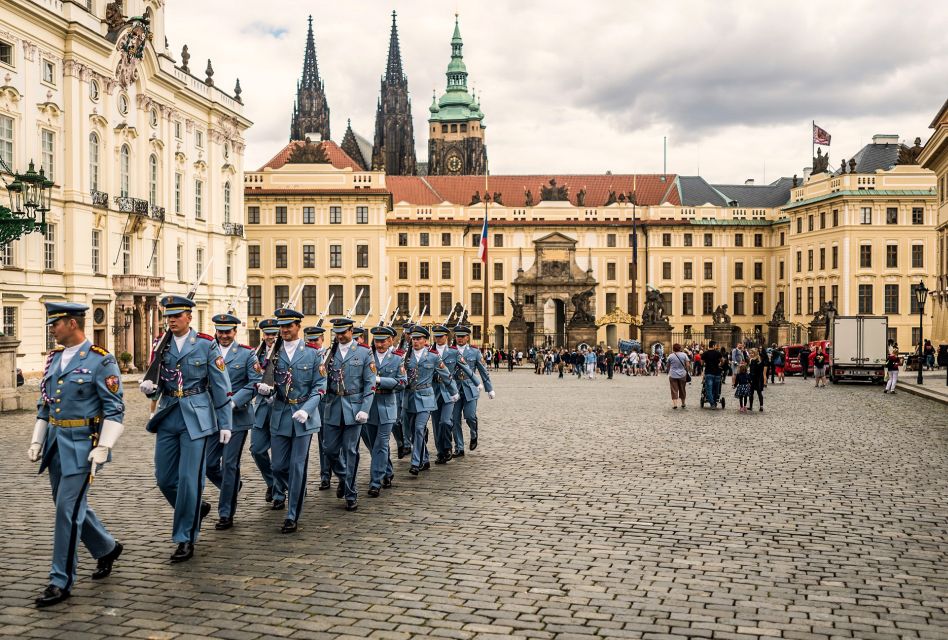 Prague: 1-Hour Castle Tour With Fast-GET Admission Ticket - Customer Reviews and Ratings