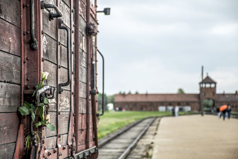 Premium Auschwitz-Birkenau Guided Tour From Krakow - Important Information