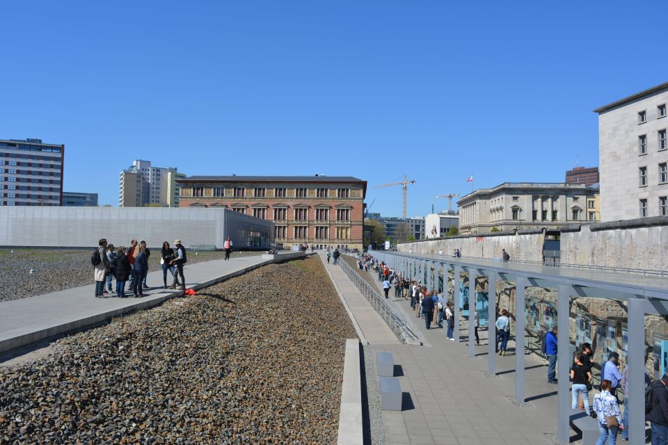 Private Behind the Berlin Wall and Cold War Berlin Tour - Significant Escape Attempts