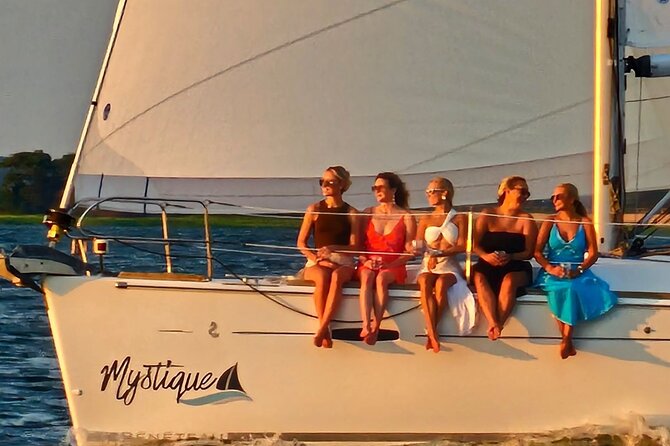 Private Morning Sailing/Dolphin & History Tours on Mystique - Amenities Onboard Mystique