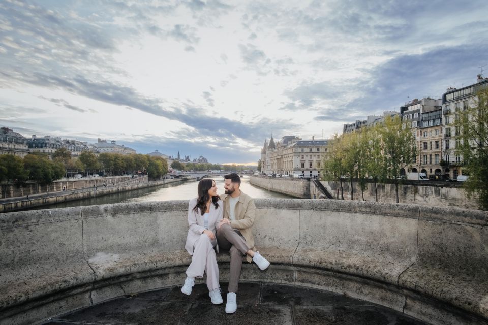 Private Paris Multiple Places Photoshoot by a Filmmaker - Meeting Point and Requirements