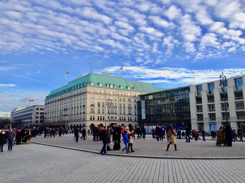 Private Taxi Tour Through East and West Berlin and the Neighborhoods for About 3-4 Hours - Important Information