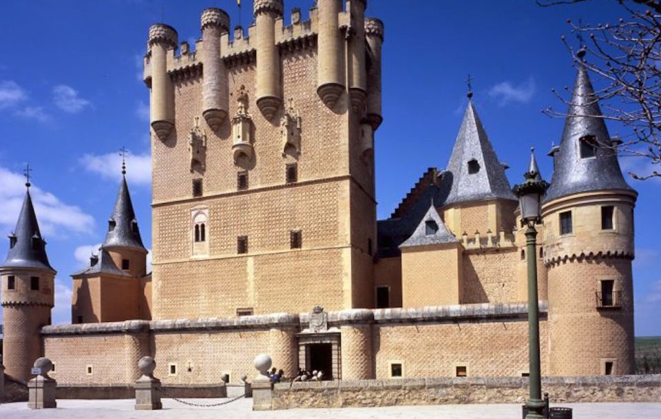 Private Tour Avila and Segovia With Hotel Pickup - Segovia Cathedral and Alcázar