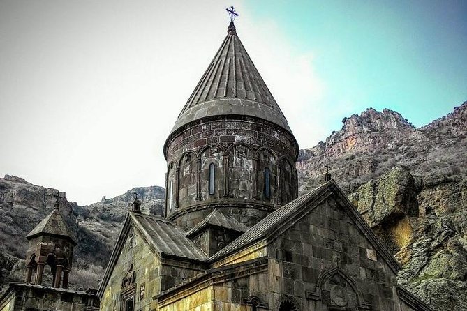 Private Tour to Garni Pagan Temple, Geghard Cave Monastery & Symphony of Stones - Exploring Garni Temple