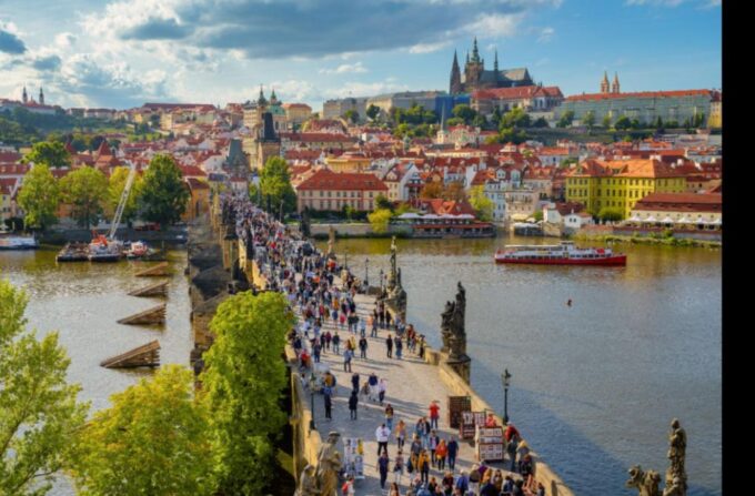 Private Transfer From Salzburg to Prague - Language Support