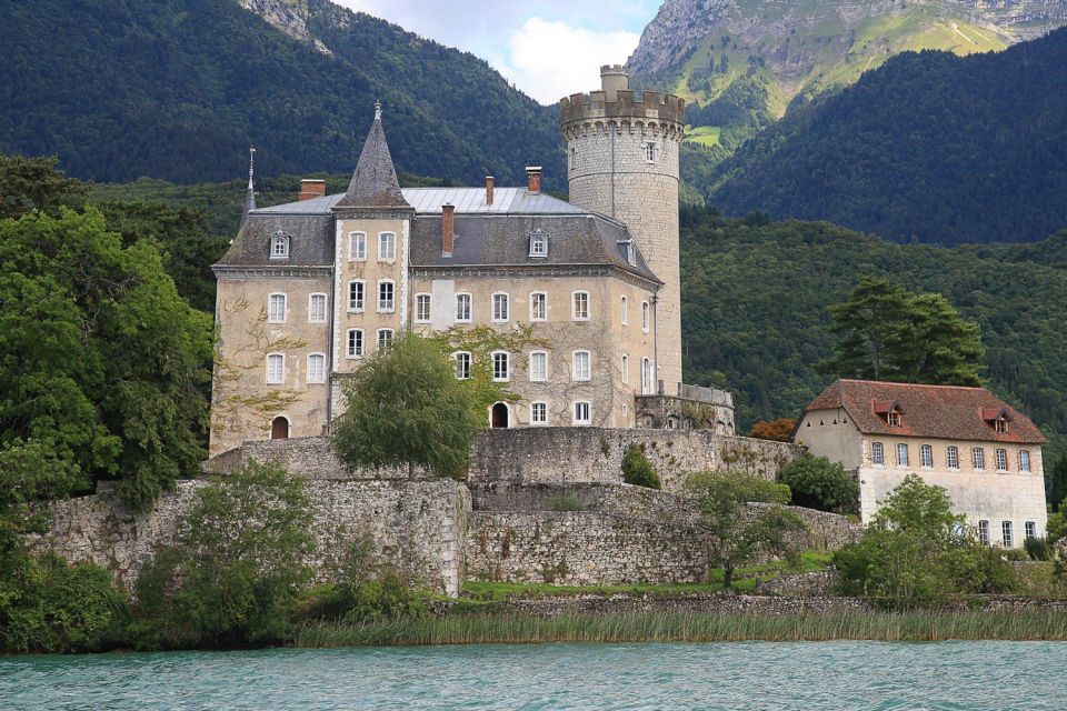 Private Walking Tour of Annecys Historical Center - Local Cafés and Attractions