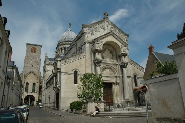 Private Walking Tour of Tours Historical Center - Pricing and Cancellation Policy