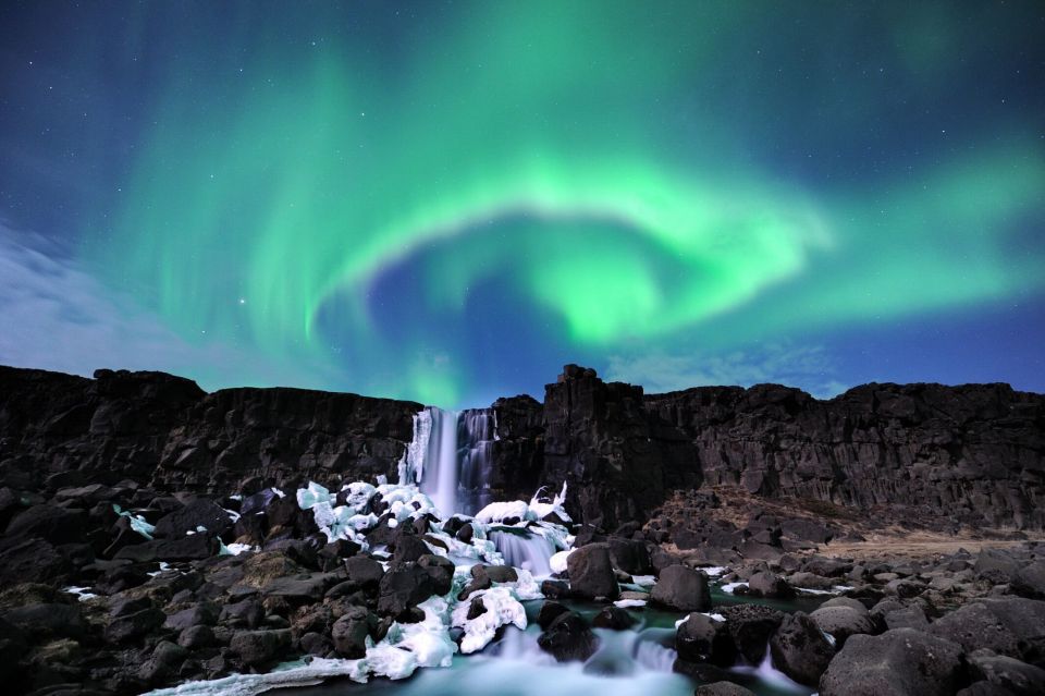 Reykjavik: Small Group Northern Lights Tour - Why Choose a Small Group Tour