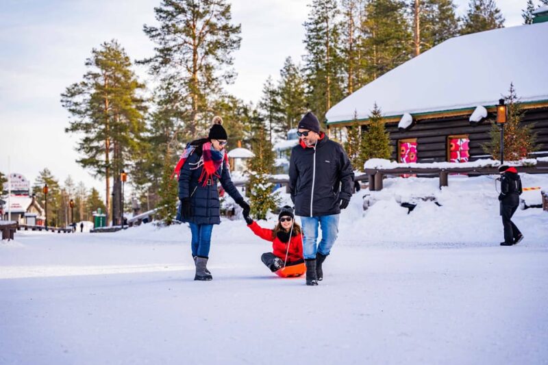 Rovaniemi: Private Pro Photoshoot in Santa Claus Village - Customer Reviews and Ratings