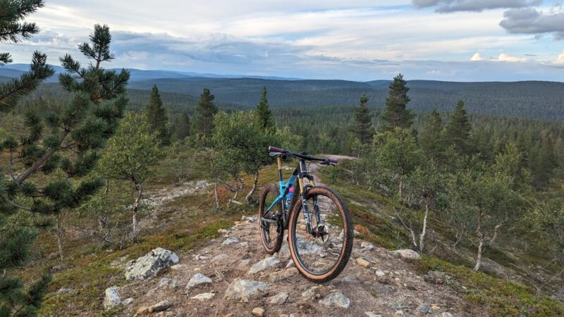 Saariselkä: Flow Trails and Rock Gardens Mountain Bike Tour - Meeting Point Information