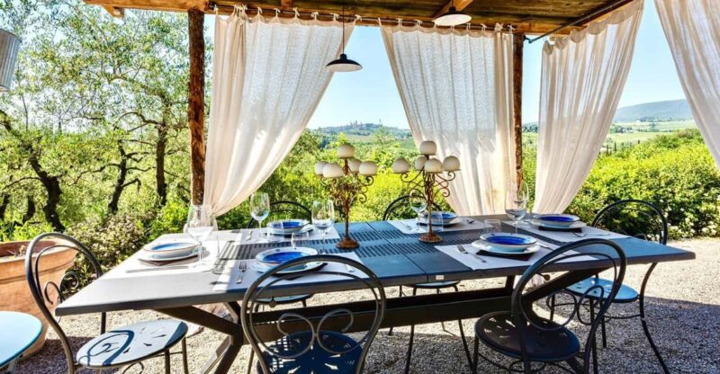 San Gimignano: Home Restaurant Luxury Dinner With Wine - Language Support