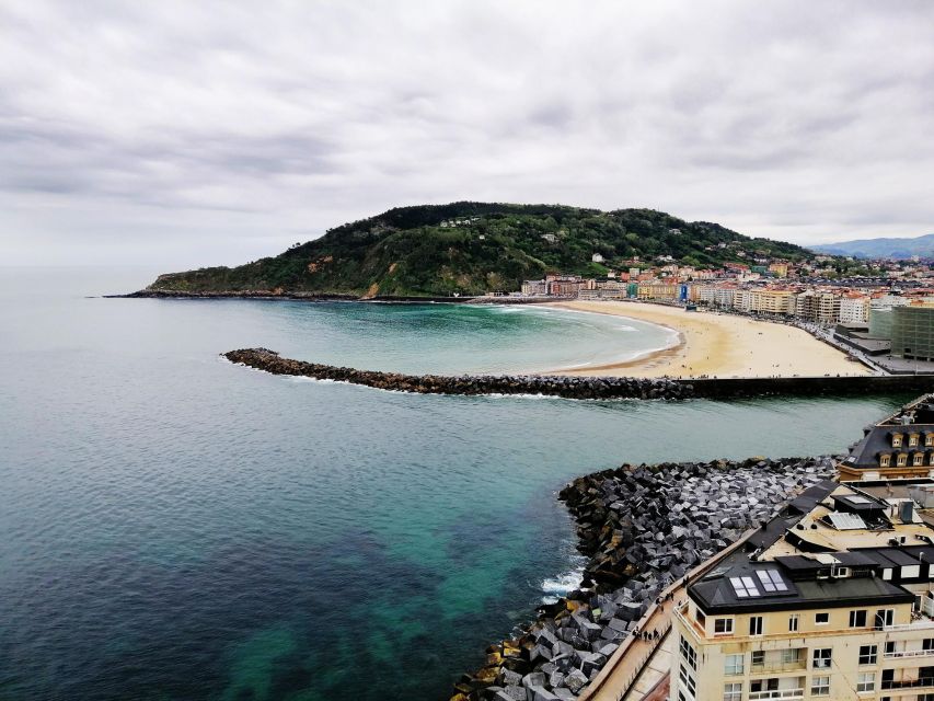 San Sebastian: Express Walk With a Local in 60 Minutes - Experience Highlights