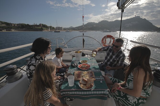 San Sebastian Private Sailing at La Concha Beach & Pasai Donibane - Accessibility and Booking Policy