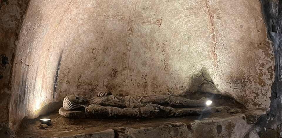 Sanità Tour: Ancient Catacombs in a Folkloric Neighborhood - Starting Location: Catacombe Di San Gennaro