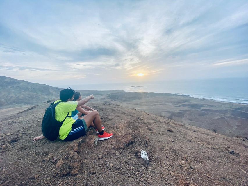 Santa Maria: Guided Coastal Hike & Monte Leão Sunset - Preparing for the Hike