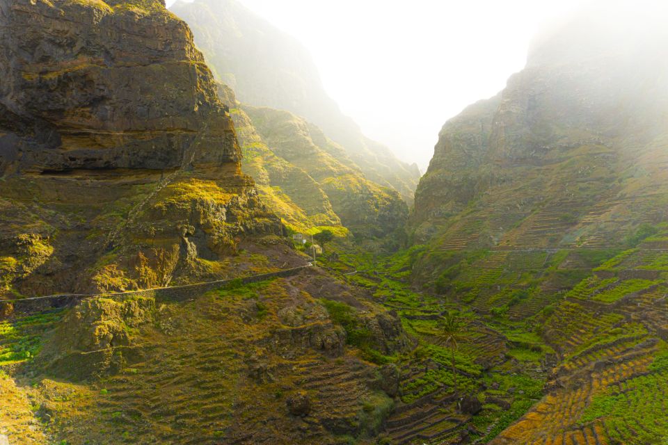 Santo Antão: Ponta Do Sol & Fontainhas Guided Trip With Hike - Discovering Cruzinha Fishing Village