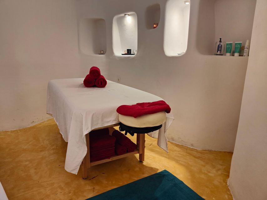 Santorini: Aromatherapy Couples Massage - Booking Language Options