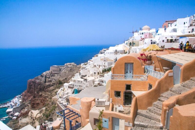 Santorini: Roundtrip Transfer To Oia - Inclusions and Exclusions