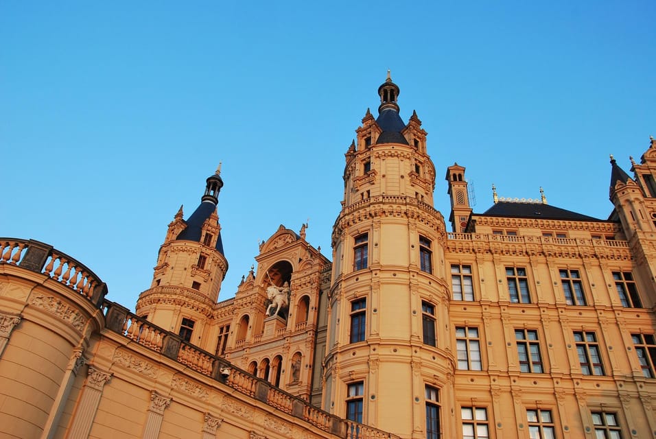 Schwerin Private Guided City Tour - Castle Gardens and Park