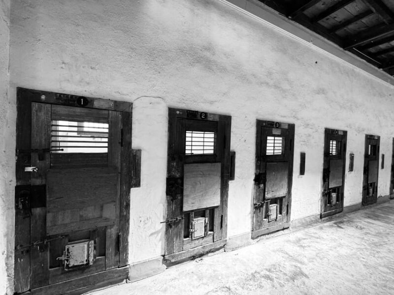 Seoul: JP Colonial History Tour at Prison, Retro KR Village - Meeting Point and Accessibility