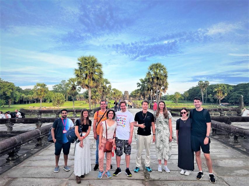 Siem Reap: Angkor Wat and Angkor Thom Day Trip With Guide - Accessibility Restrictions