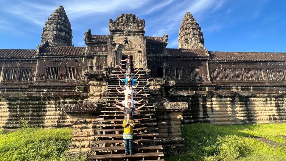 Siem Reap: Angkor Wat Sunrise Small-Group Tour - Interaction With Guides