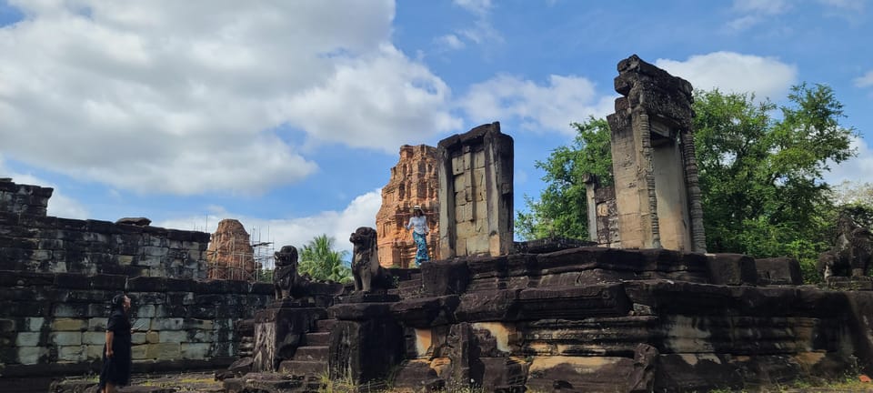 Siem Reap: Banteay Srey and Roluos Temples Day Tour - Exploring Roluos Temples