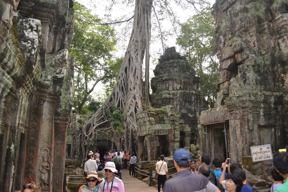 Siem Reap: Small Circuit Tour by Mini Van With English Guide - Inclusions and Exclusions