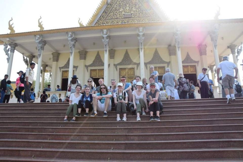 Sightseeing and History Tour in Phnom Penh - Professional Guide Services