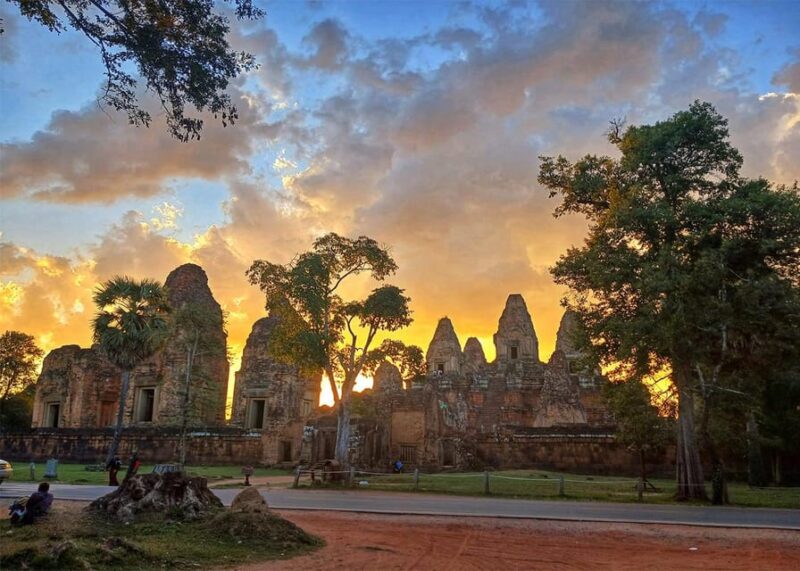 Small Tour in Angkor Archaeological Park - Tour Guide and Language