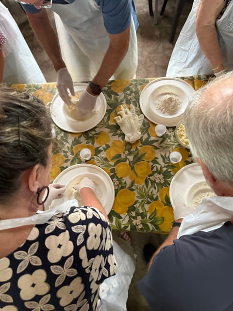 Sorrento: Pizza School & Mozzarella Show & Lemon Garden Tour - Customization Options