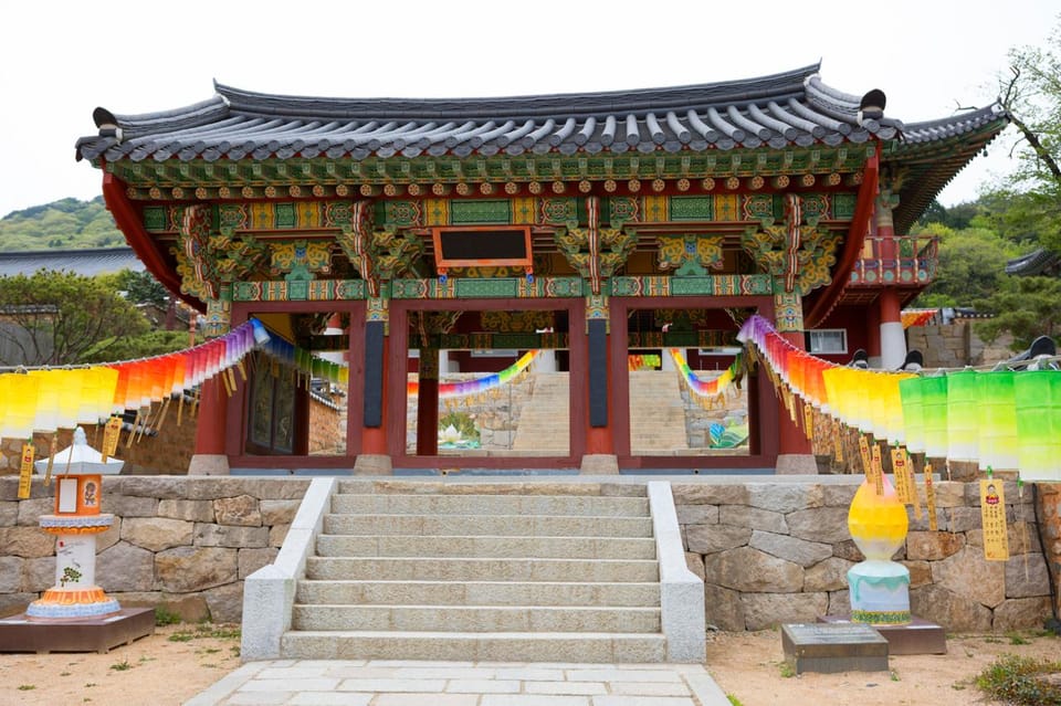 Spiritual Sojourn in Busan: Beomeosa & Hongbeopsa Tour - Understanding Korean Buddhism