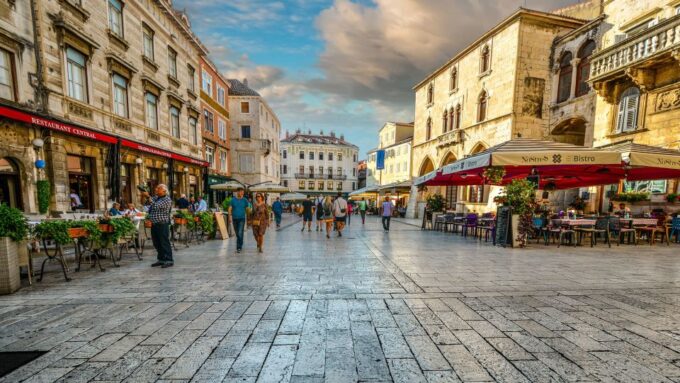 Split: Game of Thrones Tour With Diocletians Palace Cellar - Meeting Point and What to Bring