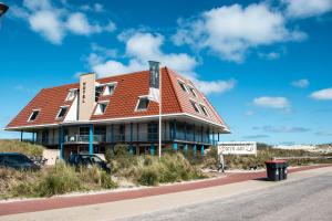 Strandhotel Buren Aan Zee - Room Types and Features