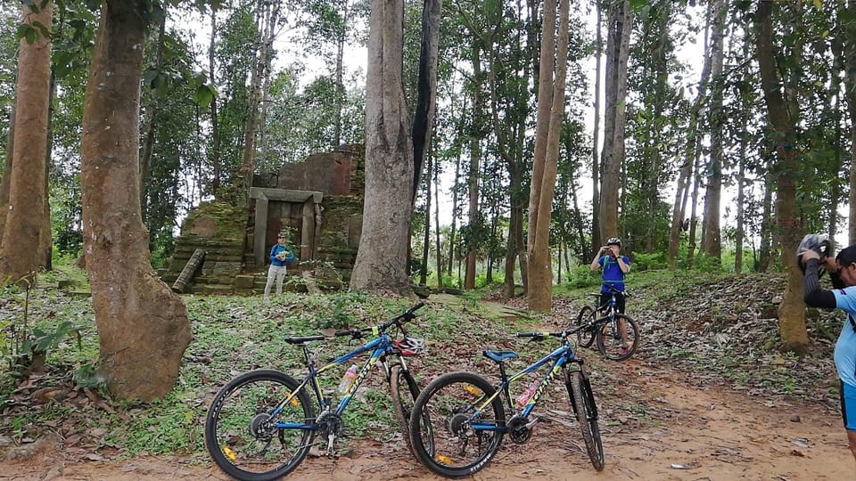 Sunrise Cycling Of Angkor Wat Temple - Required Angkor Pass