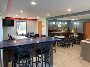 Super 8 by Wyndham Cookeville, TN - Health and Safety