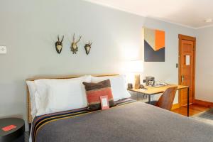 The Outlook Lodge - Activities and Surroundings