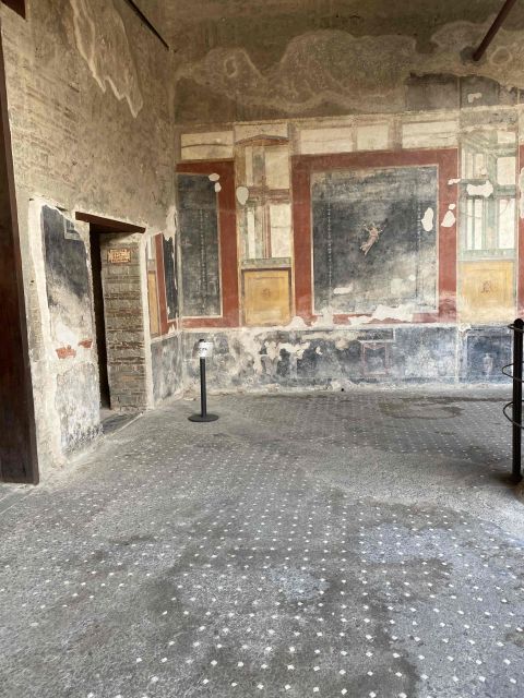 The Rise, Fall, and Rediscovery of Pompeii: An Audio Guide - Visiting Logistics and Tips