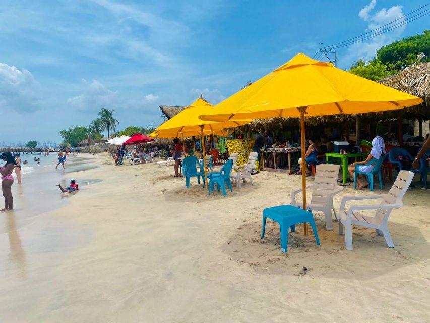 Tierra Bomba: Typical Beach Day at Punta Arena! - Beach Environment