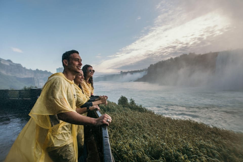 Toronto: Niagara Falls Day Tour With Boat & Behind the Falls - Meeting Point Information