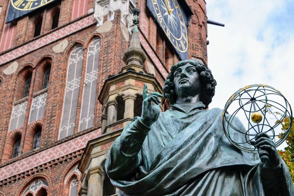 Toruń: Full-Day Tour of the City of Copernicus - Local Cuisine Tasting