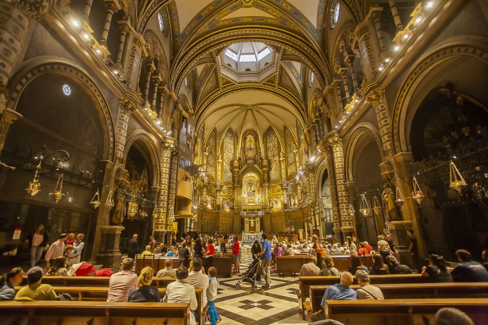 Tot Montserrat: Transport, Museum Tickets, and Lunch - Traveler Insights